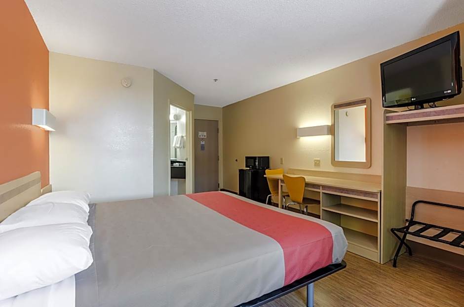 Motel 6-Bristol, VA