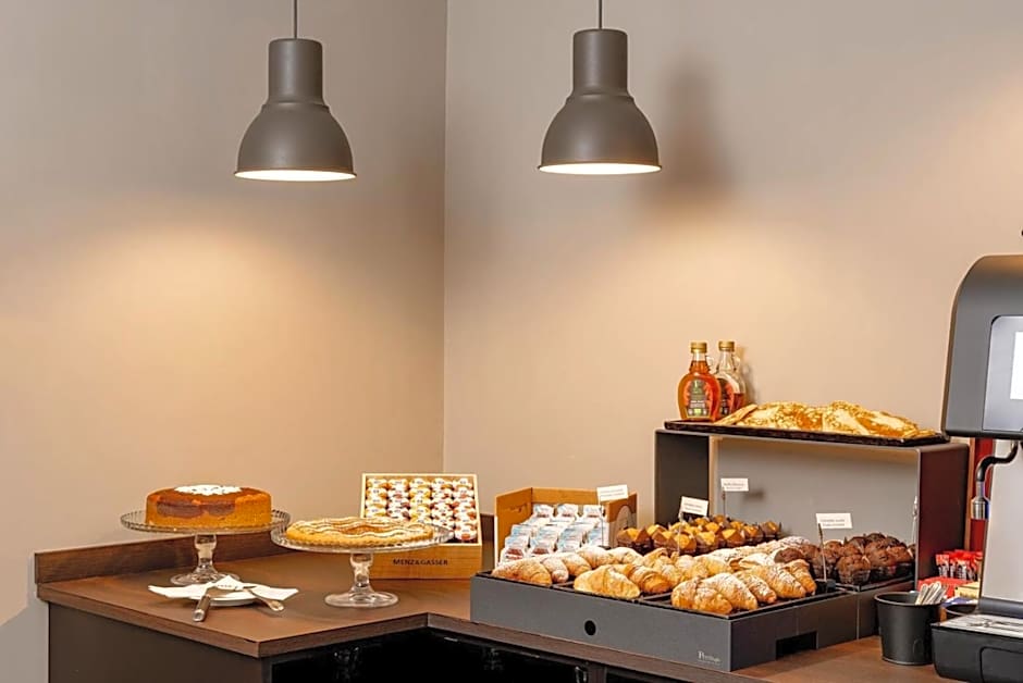 Flom Boutique Hotel