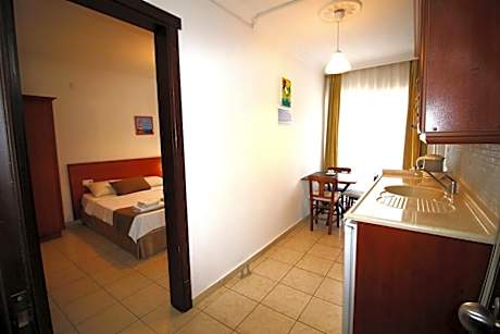 Apartment (3 Adults)