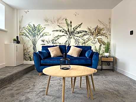 Hardy Hideaway