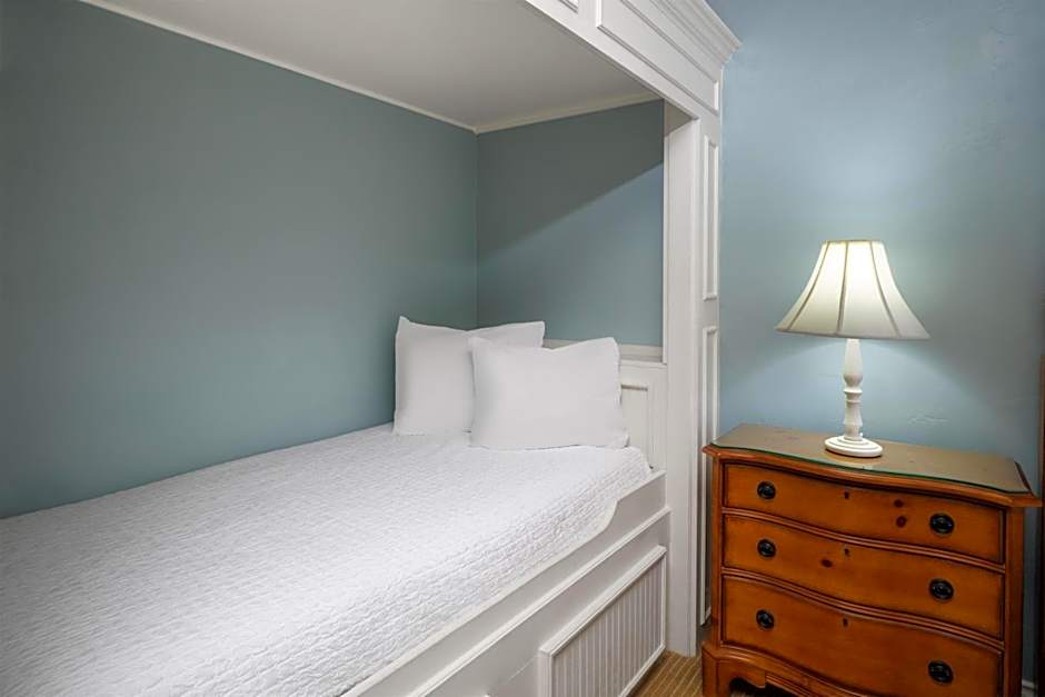 Best Western Grandma's Feather Bed