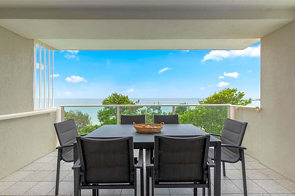 84 The Spit Holiday Apartments