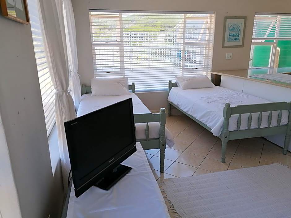 15 On Penguin Guest House