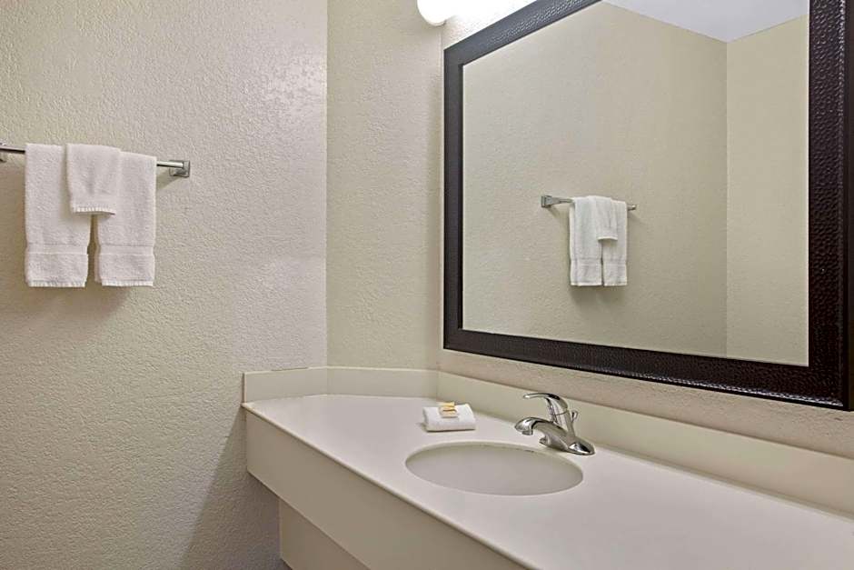 La Quinta Inn & Suites by Wyndham San Marcos