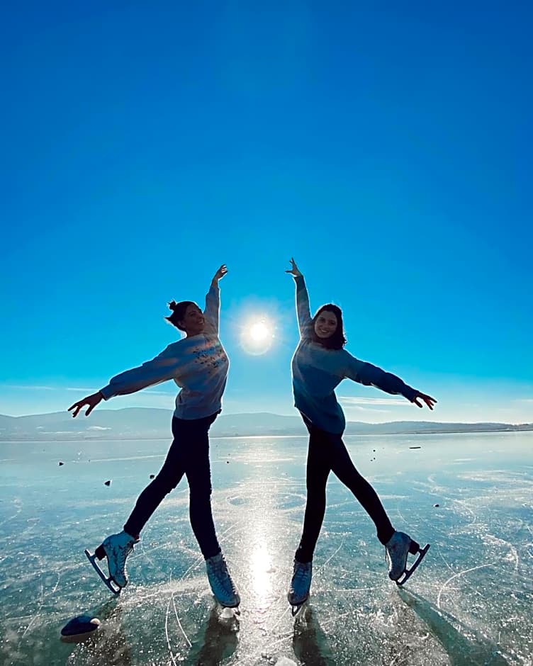 Laguna Beach Club Bazaleti Lake