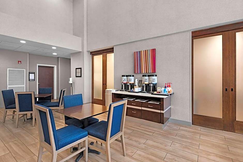 Hampton Inn By Hilton & Suites Pensacola I-10 N At University Town Plaza