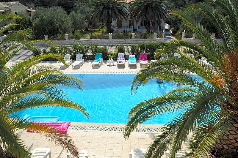 Captain's Studios & Apartments