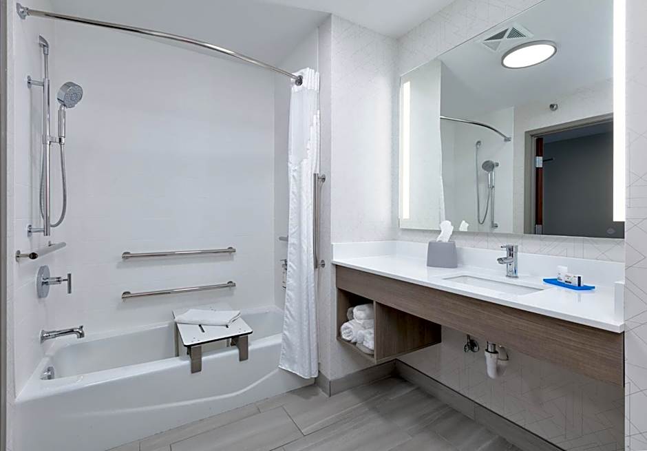 Holiday Inn Express Hotel & Suites Shakopee By IHG