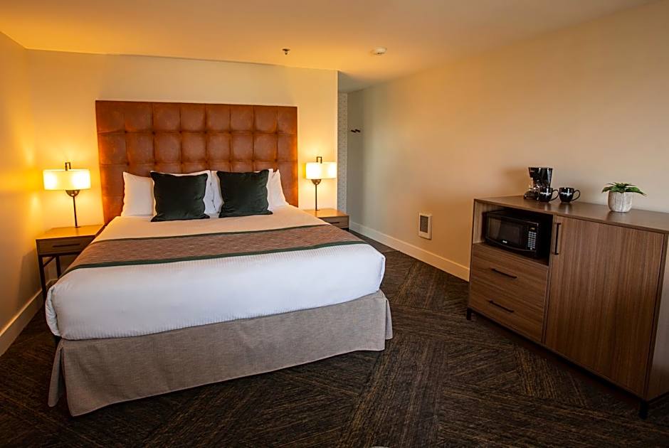 Shearwater Inn