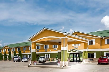 Super 8 by Wyndham Bedford