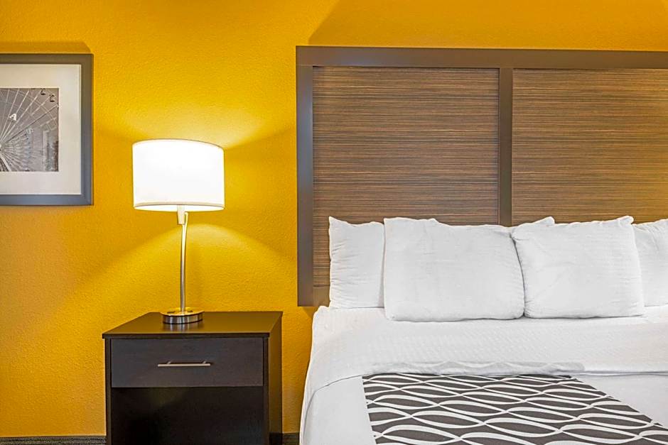 La Quinta Inn & Suites by Wyndham Denison - North Lake Texoma
