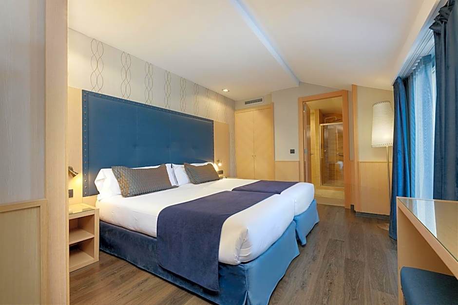 Hotel Pedro I De Aragon 4 Estrellas SUPERIOR