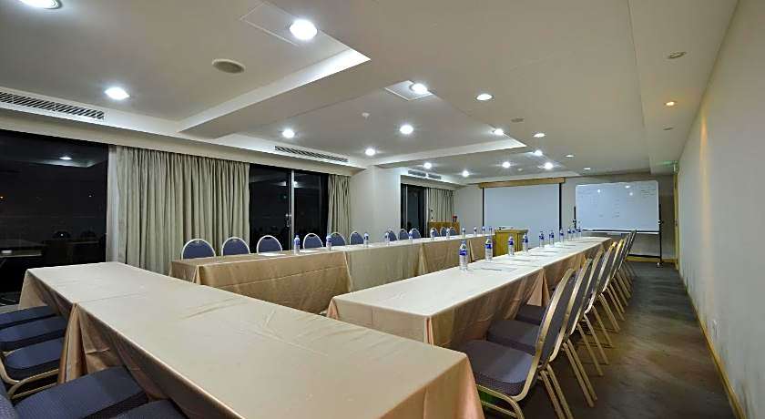 Hotel Regalees