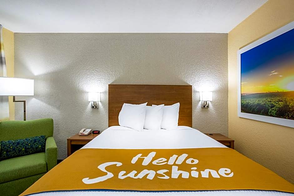 Days Inn by Wyndham Apopka/Orlando