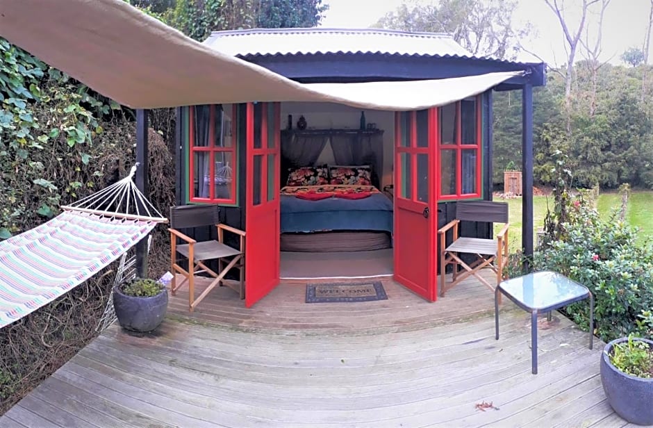 Quirky Woods - Glamping Cabins at Maketu