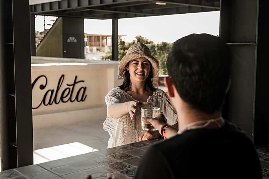 Caleta Hostel Rooftop & Pool