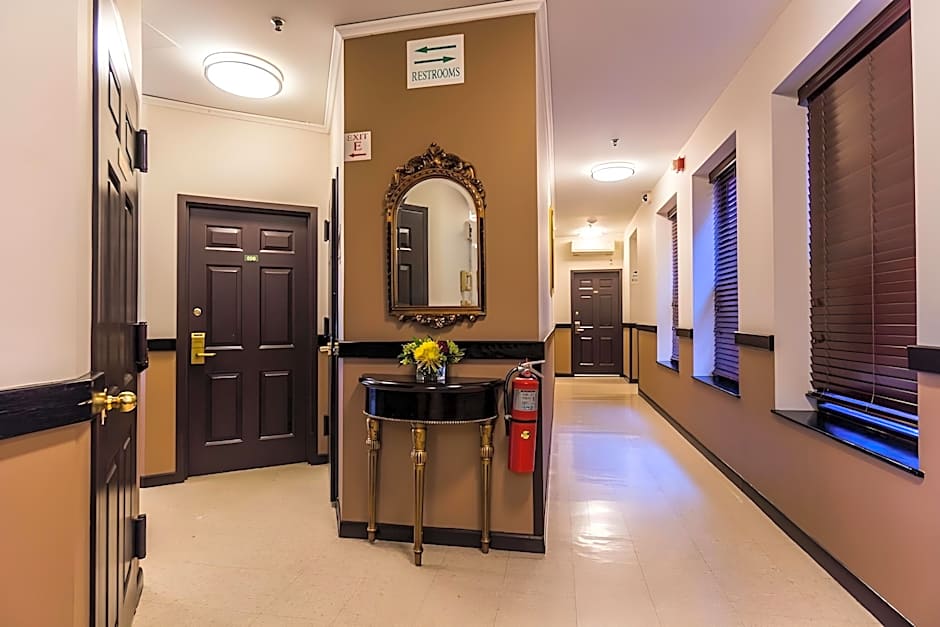 Americana Inn