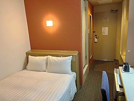 Small Double Room - Non-Smoking