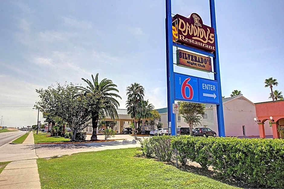 Motel 6-Laredo, TX - North I-35