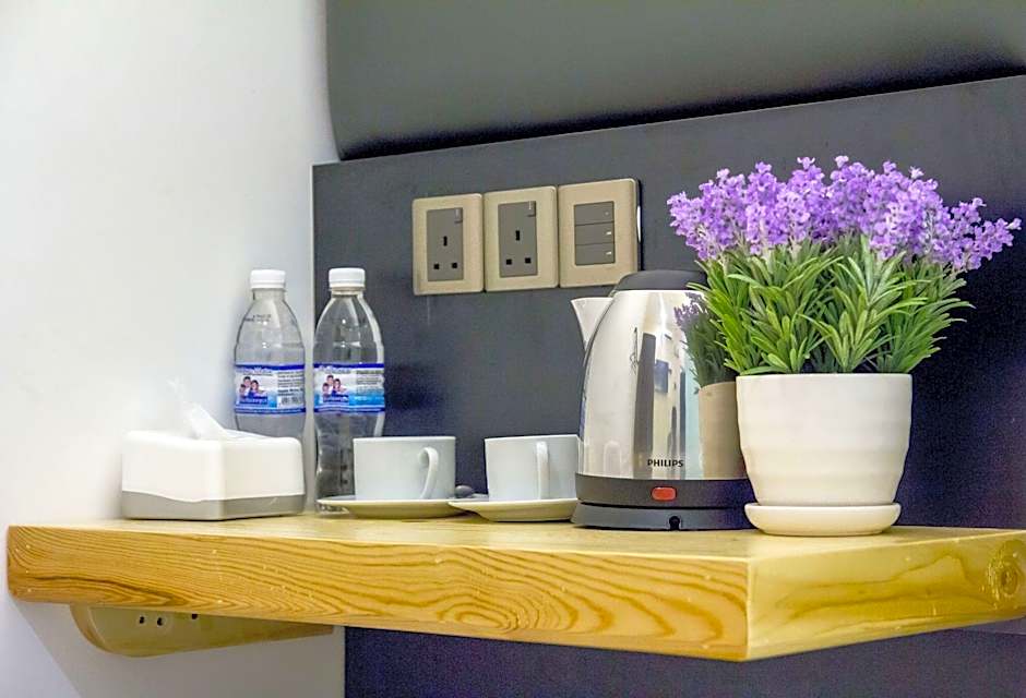 Mode Inn Icon City