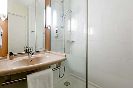 ibis Rennes Cesson