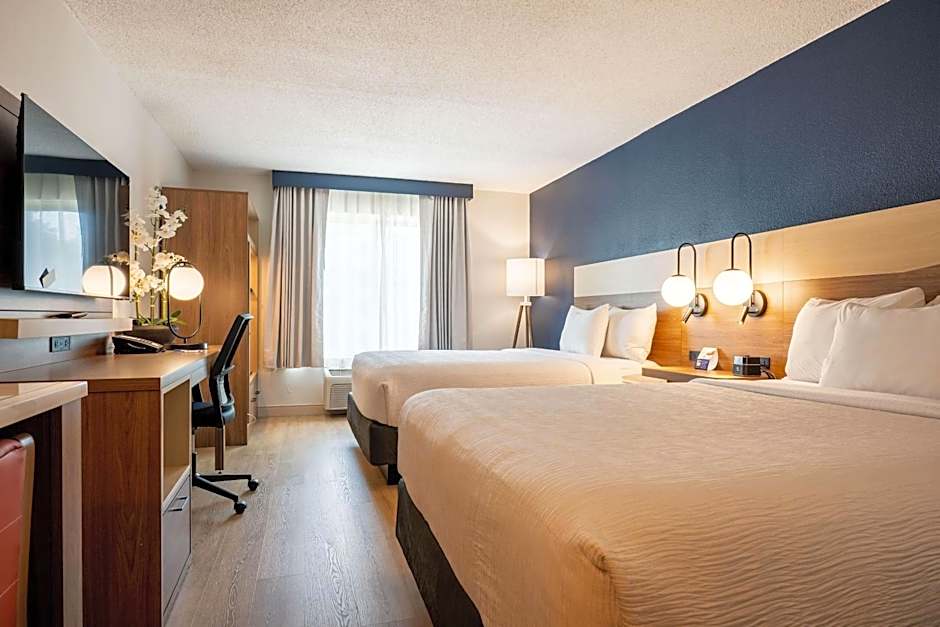 La Quinta Inn & Suites by Wyndham Danbury