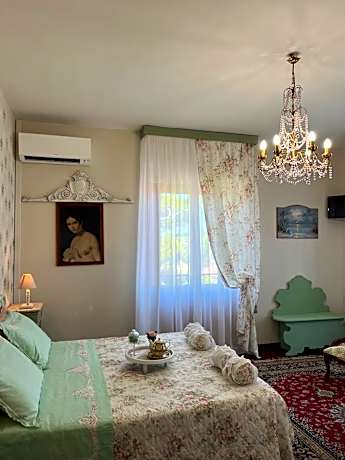 Deluxe Double Room with Balcony and Sea View