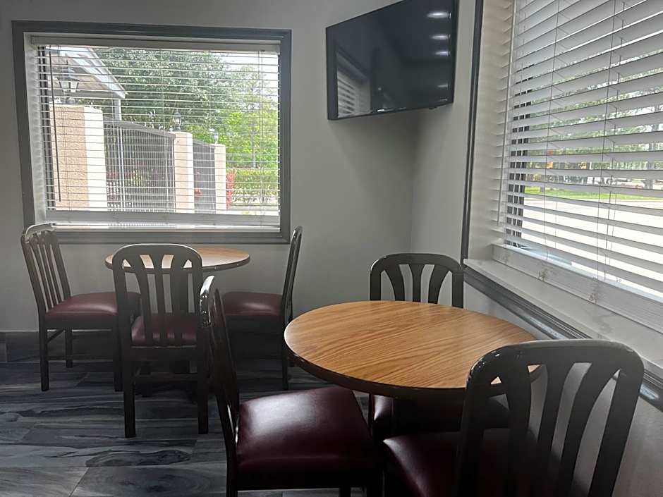 Super 8 by Wyndham Pasadena