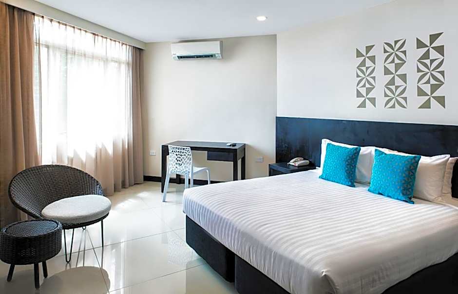 Tanoa International Dateline Hotel