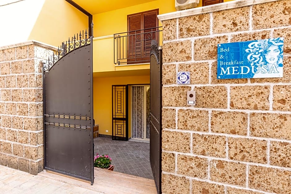 B&B Medusa – St. Flavia, CA