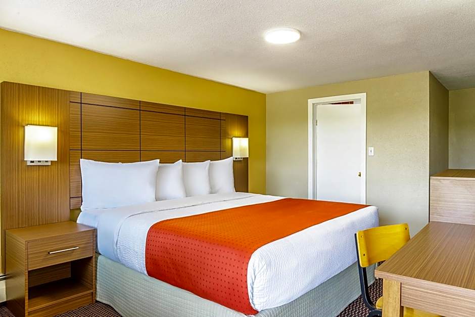 Motel 6 Campbellford, ON