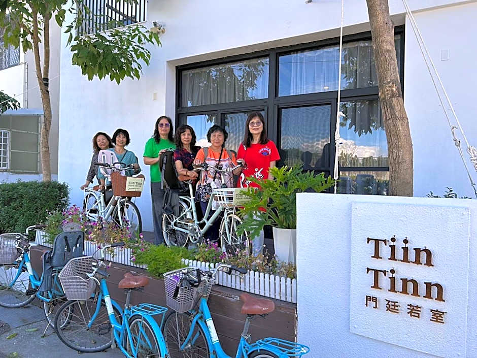 Tiin Tinn - Rivershore B&B