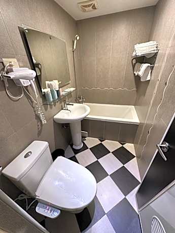 Classic Quadruple Room