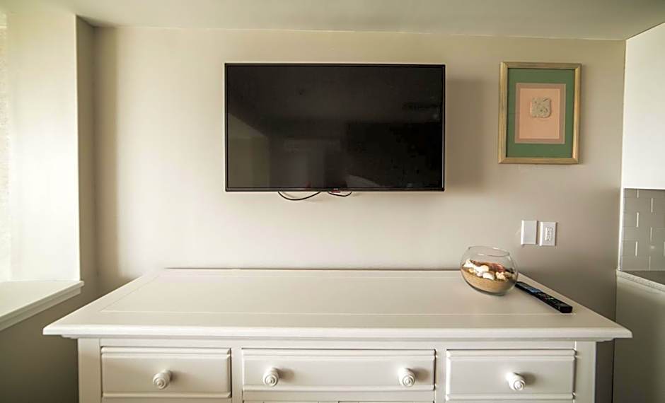 Surf Club Oceanfront Hotel