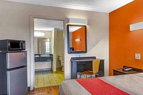 One-Bedroom Suite - Non-Smoking