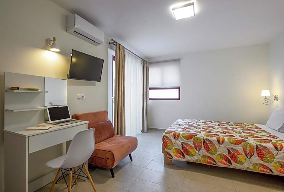 Elpiniki Luxury Rooms