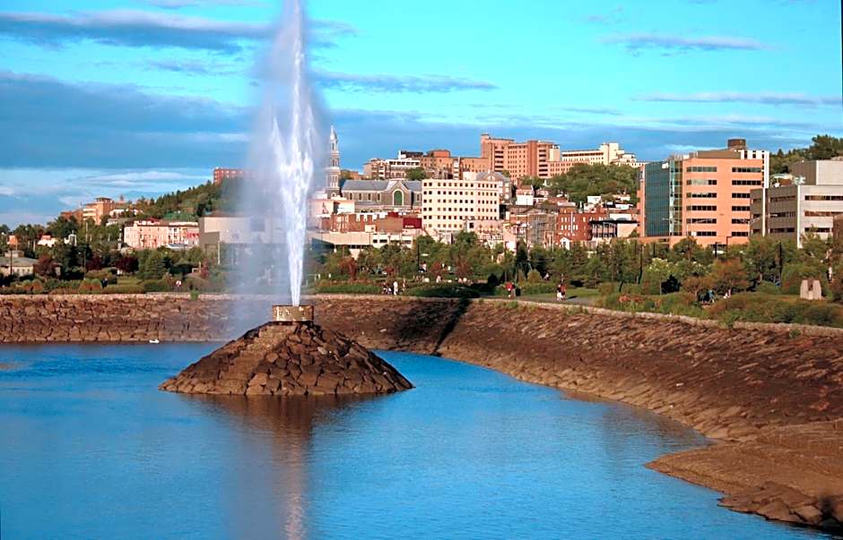 Centre De Congres Et Hotel La Sagueneenne