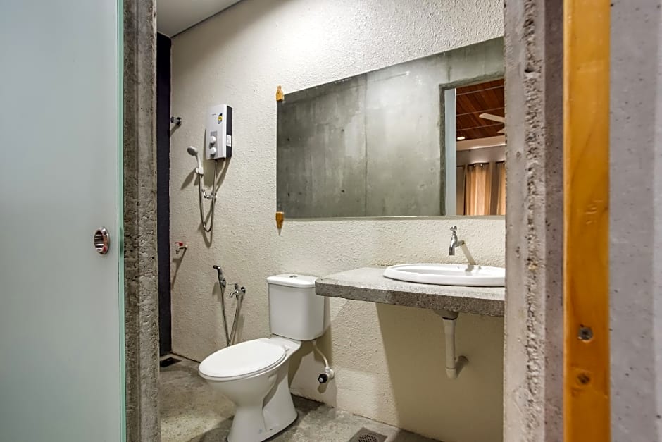 OYO 89454 Hotel Pavilion Inn