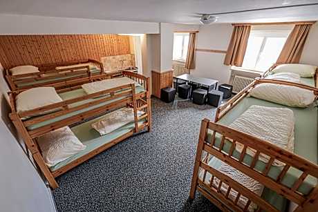 8-Bed Mixed Dormitory Room