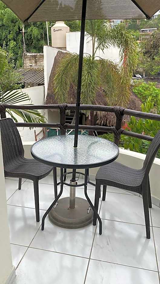 Hotel y Suites Los Encantos