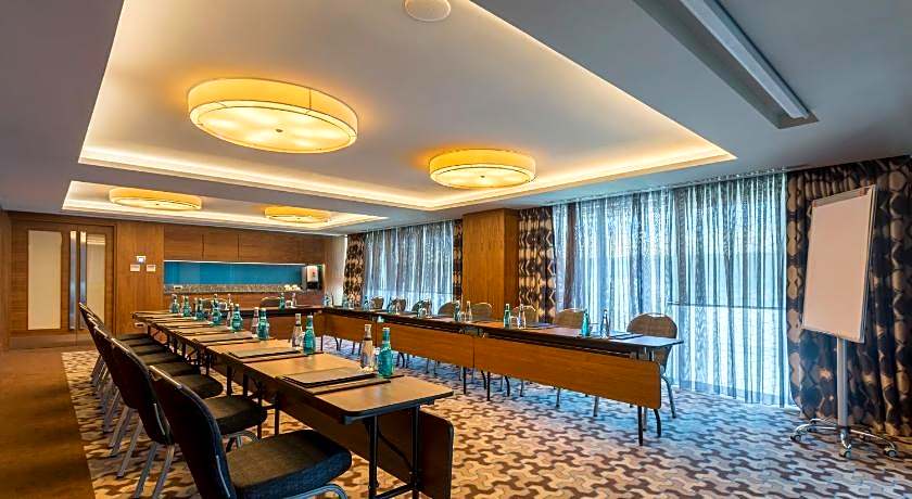 Golden Tulip Istanbul Bayrampasa