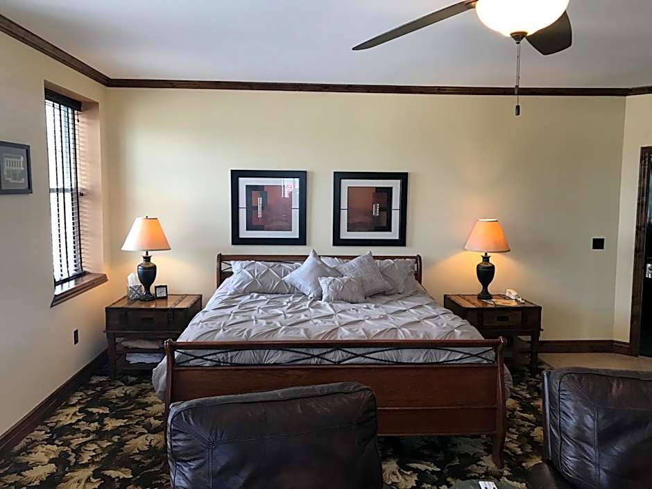 Caldwell Messenger Suites