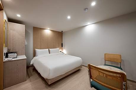 Superior Double Room with Bathtub