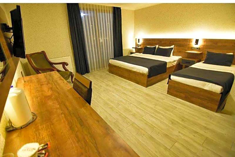 Green Palace Suite Hotel