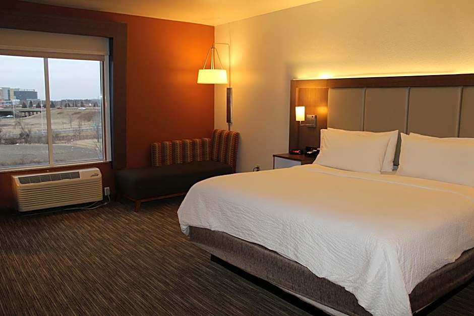 Holiday Inn Express And Suites Beloit By IHG