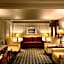 Royal Scot Hotel & Suites, Trademark Collection by Wyndham
