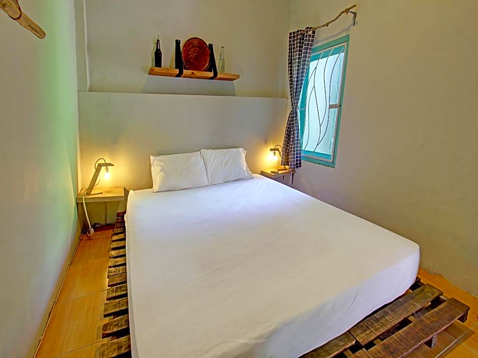 OYO 92825 Kamar Lombok