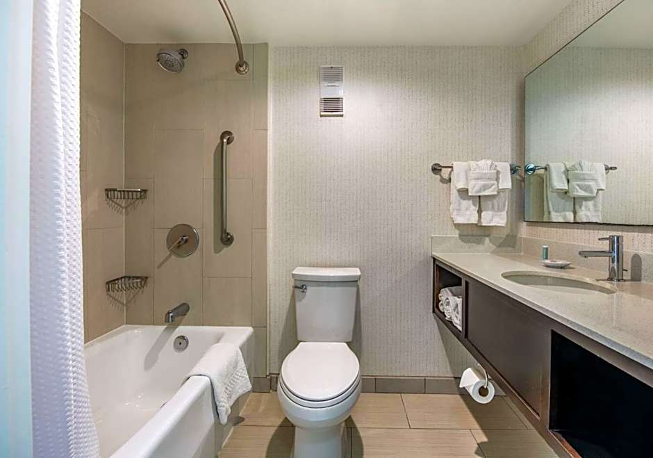 Holiday Inn Oxnard - Ventura by IHG