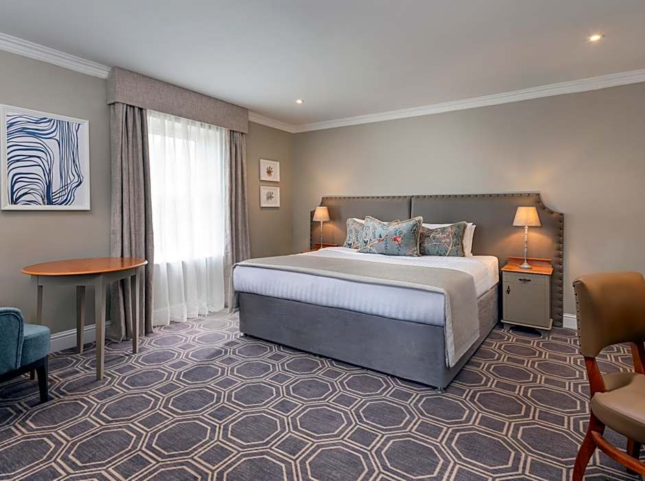 Castle Oaks House Hotel