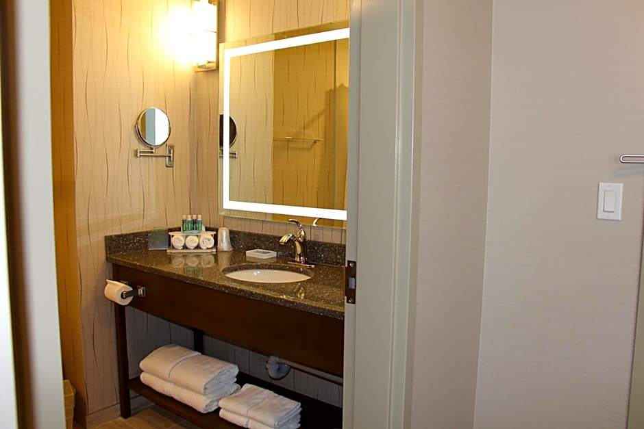 Holiday Inn Express & Suites Cold Lake By IHG